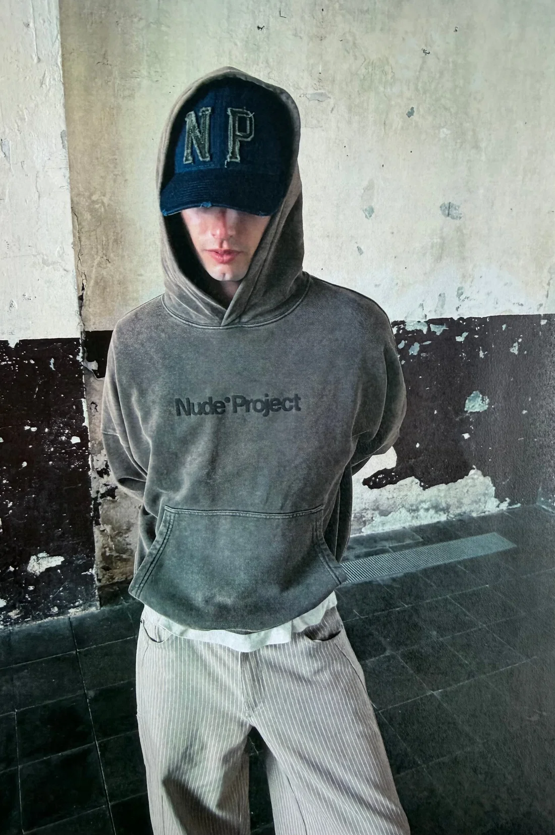 Box Logo Hoodie - Image 14